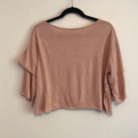 Feminine crop top with ruffle slit sleeves - Picture 3 of 10